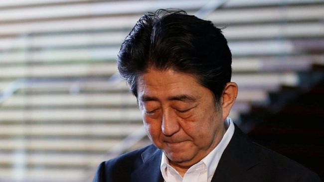 Menhan Mundur di Tengah Skandal, PM Jepang Minta Maaf