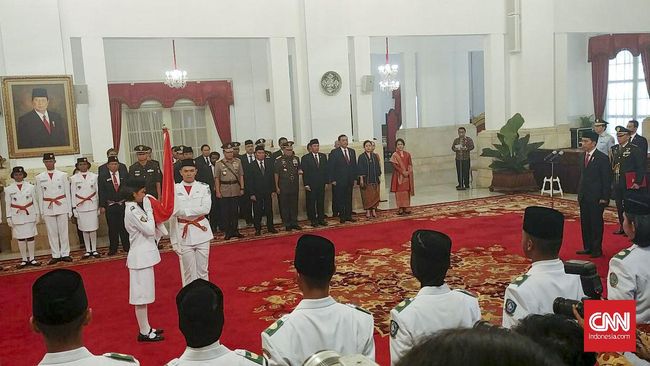 Jokowi Kukuhkan 68 Anggota Paskibraka 2017