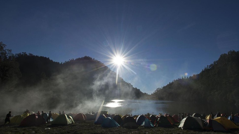desa dari izin surat hiburan Keindahan Kumbolo Ranu Jelajah FOTO: